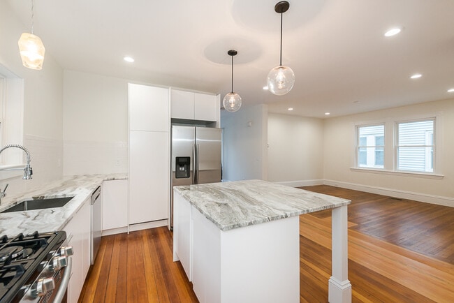 Building Photo - 65 Parker Street