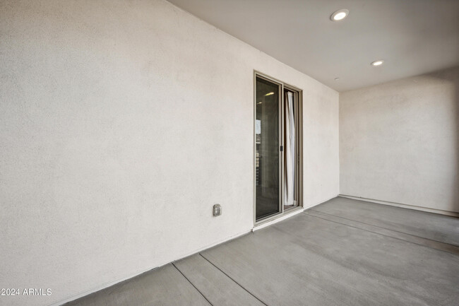 Building Photo - 2121 Sonoran Desert Dr