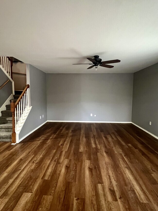 Building Photo - 9411 Rainbow Creek