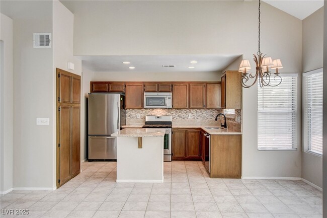 Building Photo - 9037 Trumpet Ct