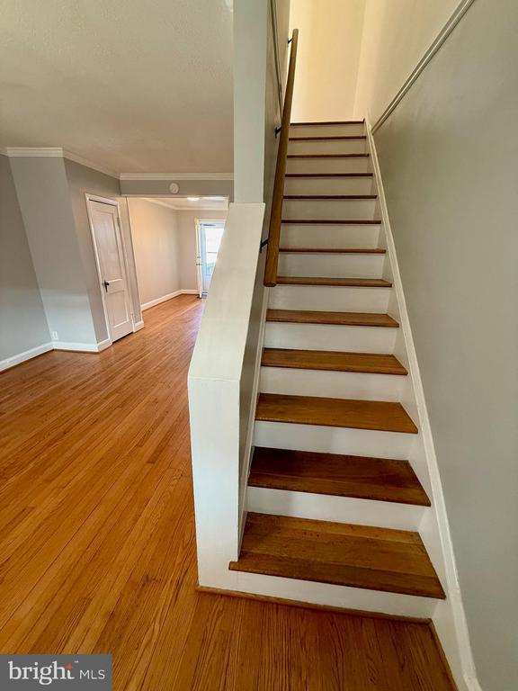 Building Photo - 3613 Parkdale Ave