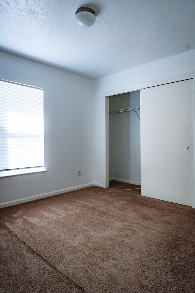 Building Photo - 3807 Gardenia Bend