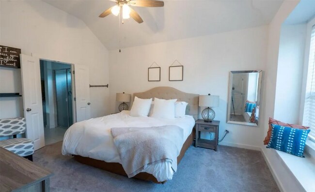 Building Photo - Charming 4 beds 2.5 baths in Meadowlakes!