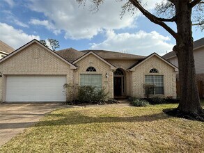 Building Photo - 9211 Memorial Hills Dr