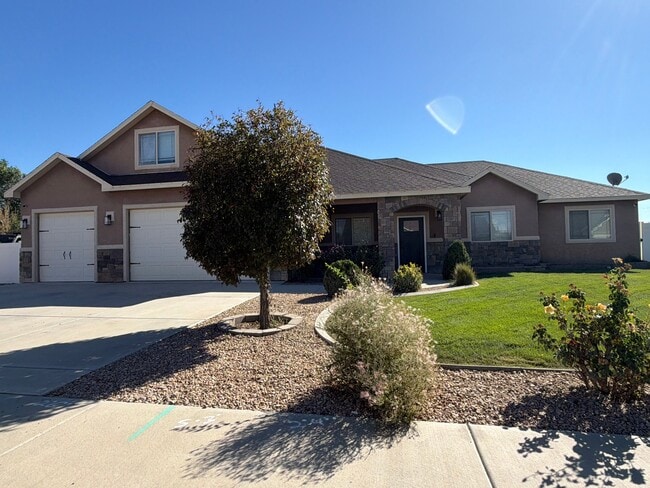 Building Photo - 408 Wilkins Drive
