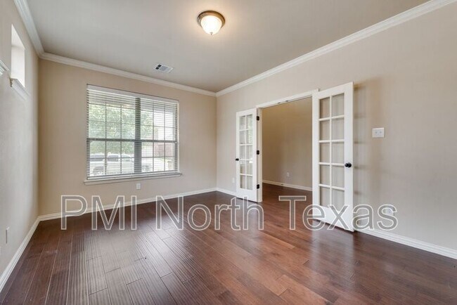 Building Photo - 11213 Amistad Dr