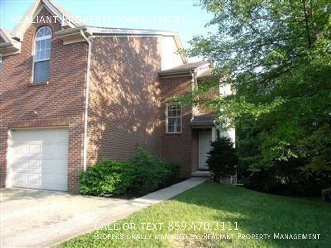 Primary Photo - Just Updated! Huge 3 bedroom, 2.5 bath wit...