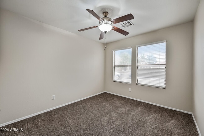 Building Photo - 1015 S Slater Cir