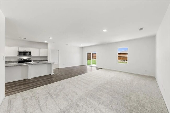 Building Photo - 1828 Sandlin Dr