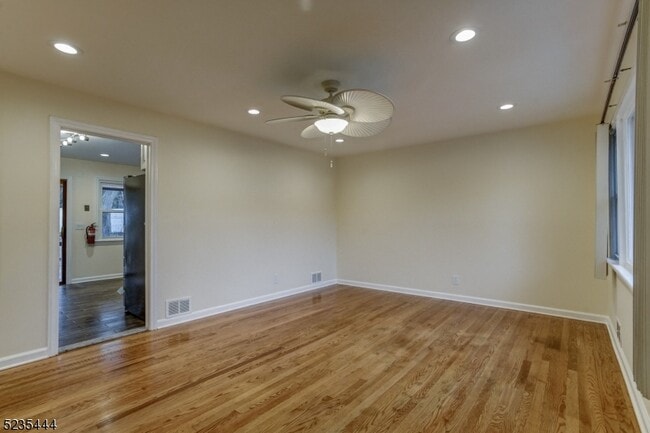 Building Photo - 40 Elm St