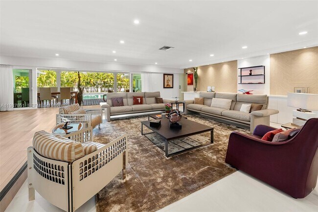 Building Photo - 424 Alamanda Dr