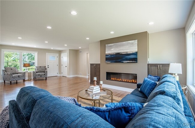 Building Photo - 6251 Meadow Dr