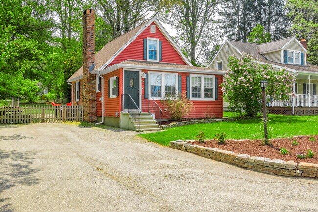 Building Photo - 21 Elsmere Rd