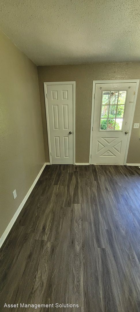 Building Photo - 4 br, 1 bath House - 6714 NW 31st St.