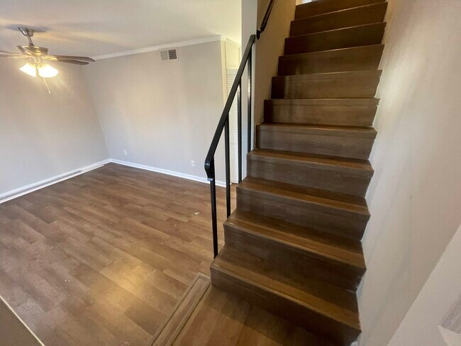 Building Photo - 134 Hickok Cir