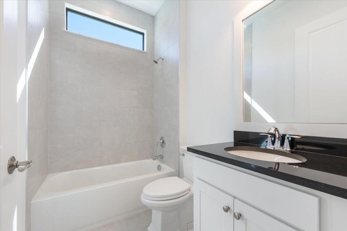 Building Photo - 116 SE Cortile Enza