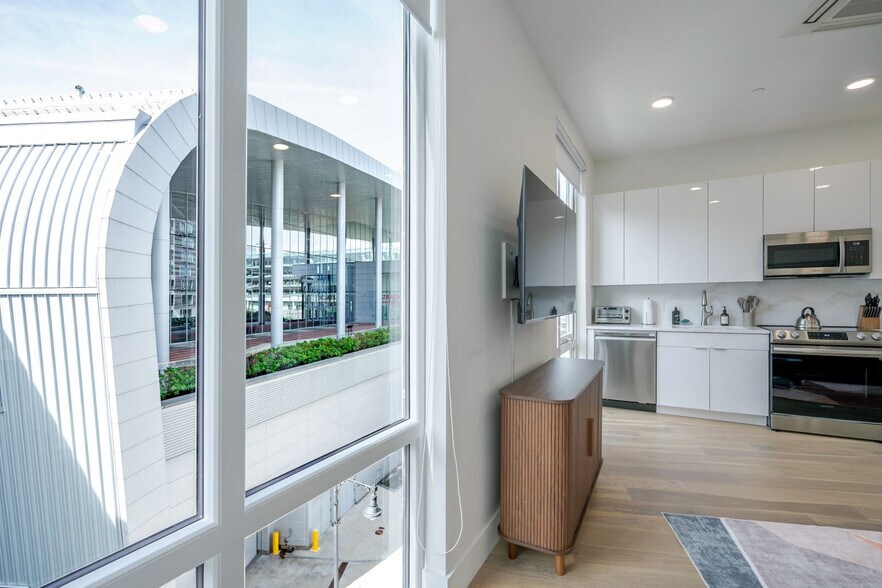 Building Photo - 38 Hichborn St