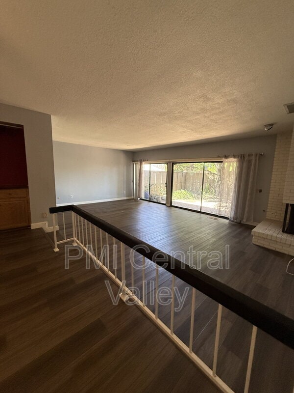 Building Photo - 1725 Edgebrook Dr