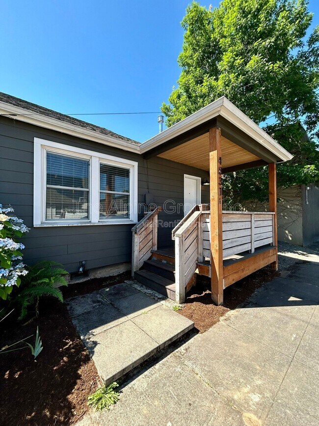 Building Photo - 4831 N Maryland Ave