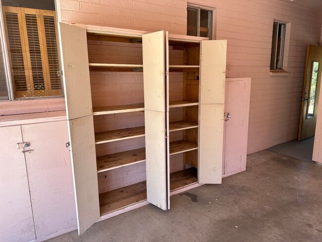 Building Photo - HOUSE - UPTOWN