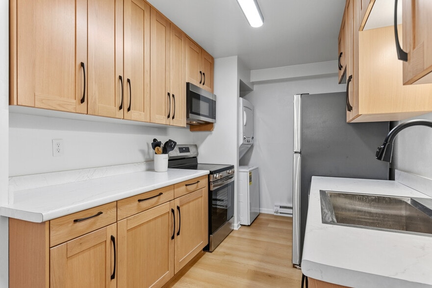 Building Photo - 1933 S 124th St