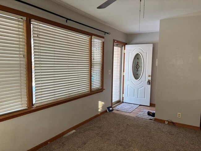 Building Photo - 360 Garden Ct