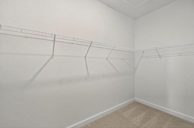 Building Photo - 307 SE Crossoak Ln