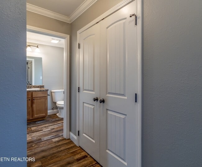 Building Photo - 926 Warrior Hill Dr