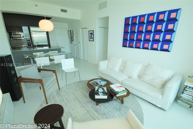Building Photo - 950 Brickell Bay Dr