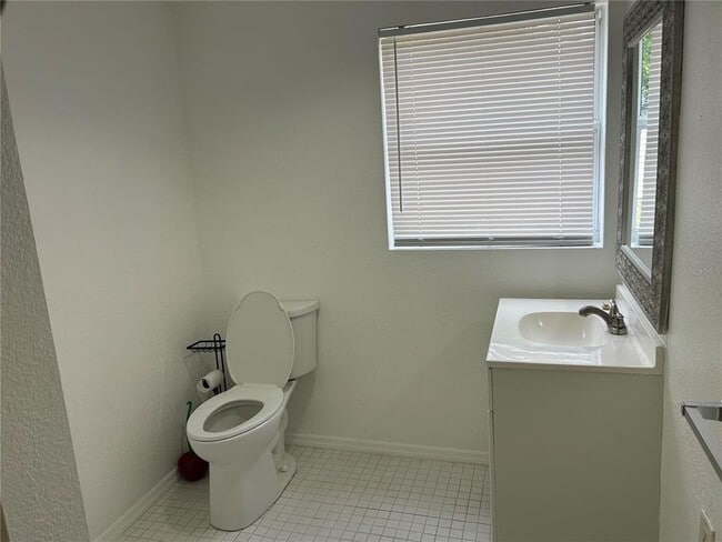 Building Photo - 39029 Kirkland Dr