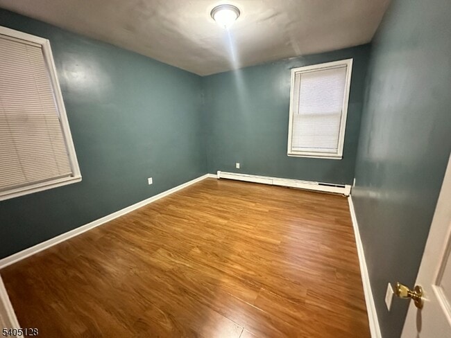 Building Photo - 241 Wainwright St