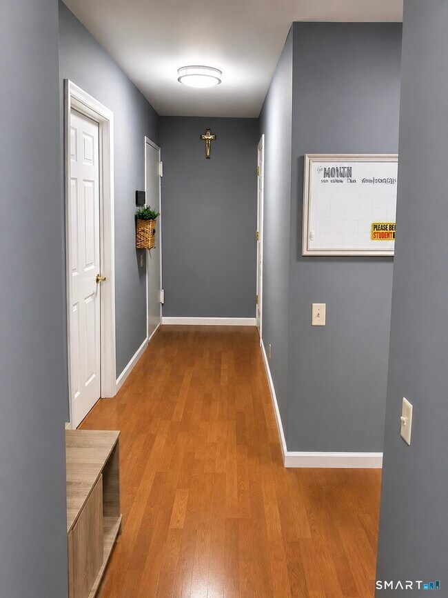 Building Photo - 31 Olcott Way