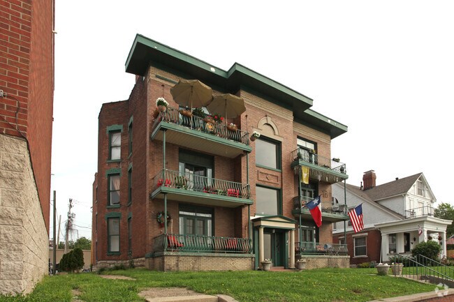 Building Photo - 111 E Riverside Dr