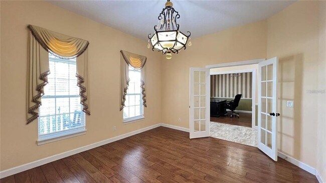 Building Photo - 934 Westpark Dr