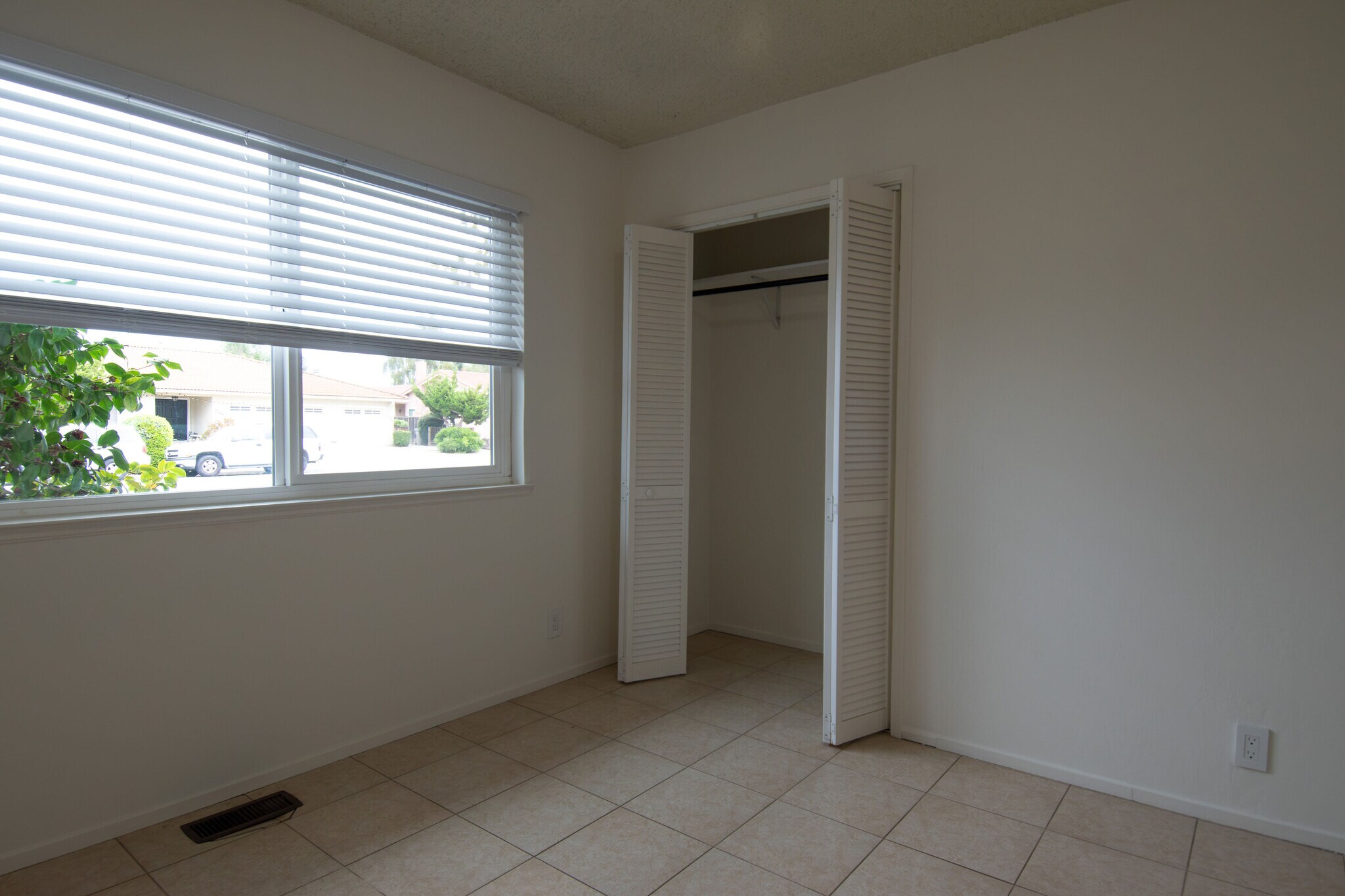 Building Photo - 1551 Minardi Ave