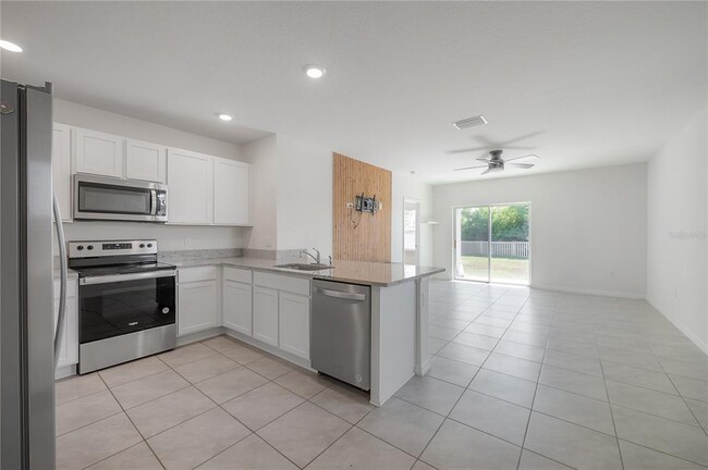Building Photo - 17042 Oval Rum Dr