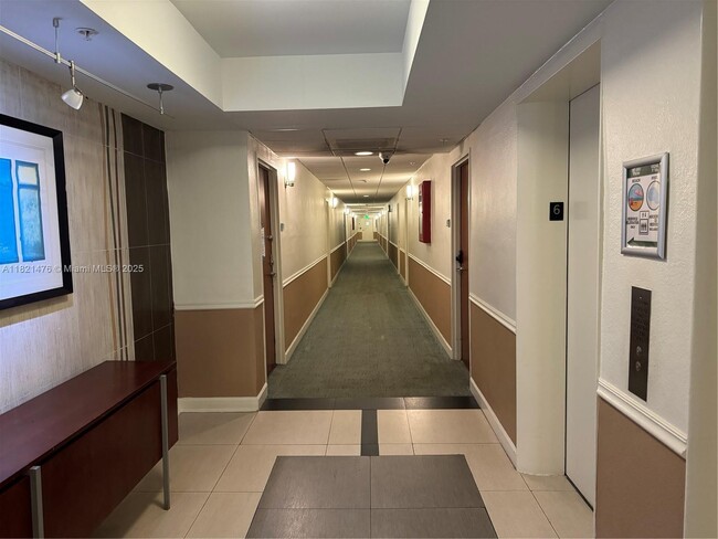 Building Photo - 4001 S Ocean Dr