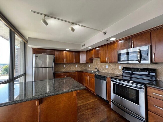 Building Photo - 600 Admiral Blvd