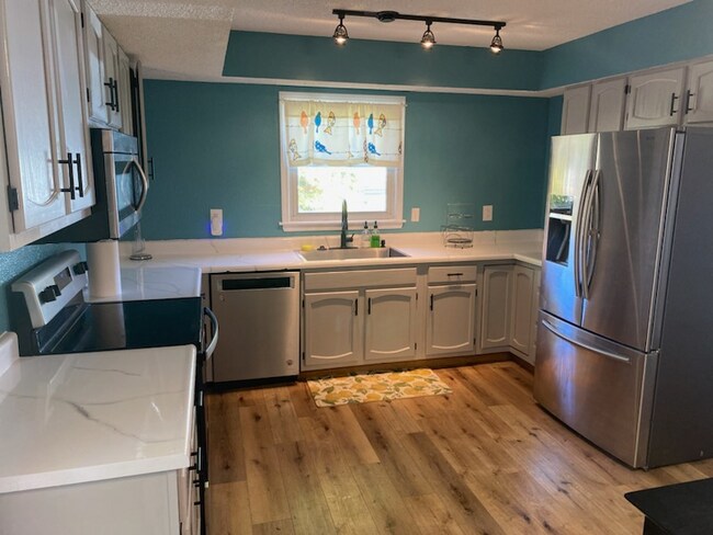 Building Photo - 5209 Countryside Ln