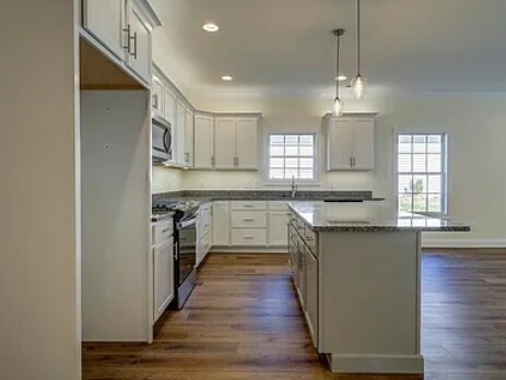 Building Photo - 205 Mayflower Rd