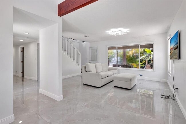 Building Photo - 217 Marina Dr