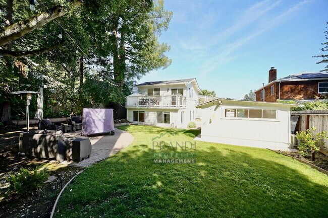 Building Photo - 49 Locust Ave