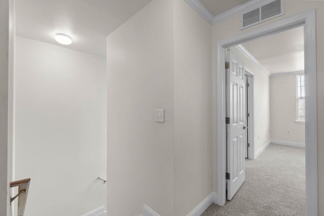 Building Photo - 554 Wingspan Way