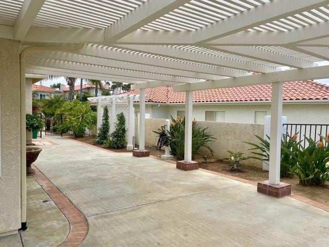 Building Photo - 4451 Coastline Ave