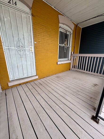 Building Photo - 214 S 11th St