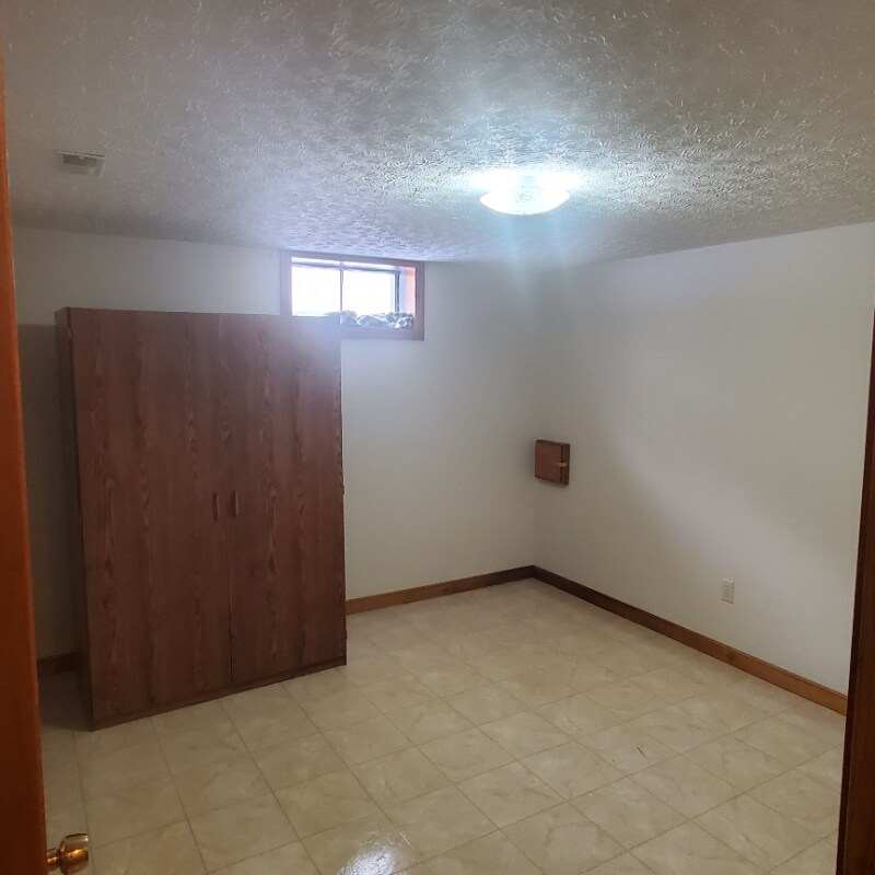 Building Photo - 315 High Meadows Village Dr