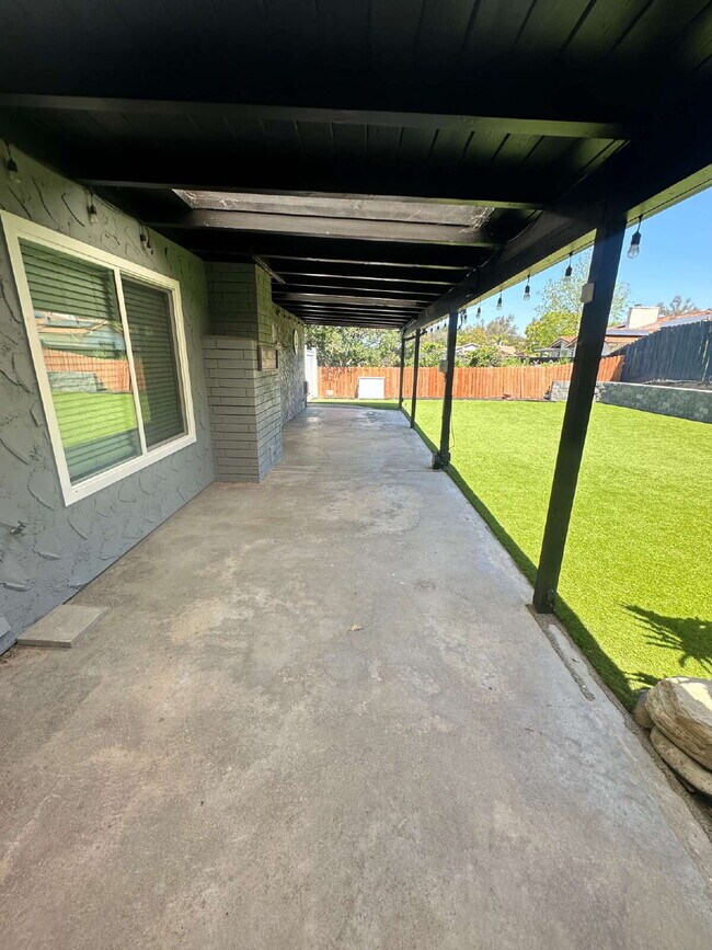 Building Photo - $5,250 - 4 Bed / 3 Bath Remodeled House in El Cajon