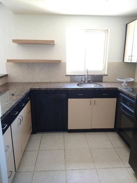 Building Photo - 720 Bayshore Dr