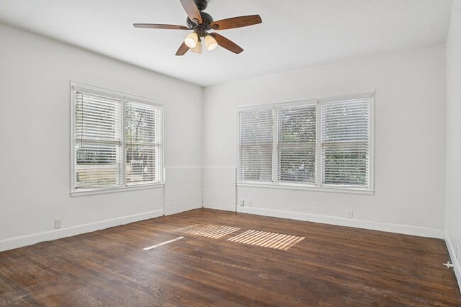 Building Photo - 308 Taylor Rd