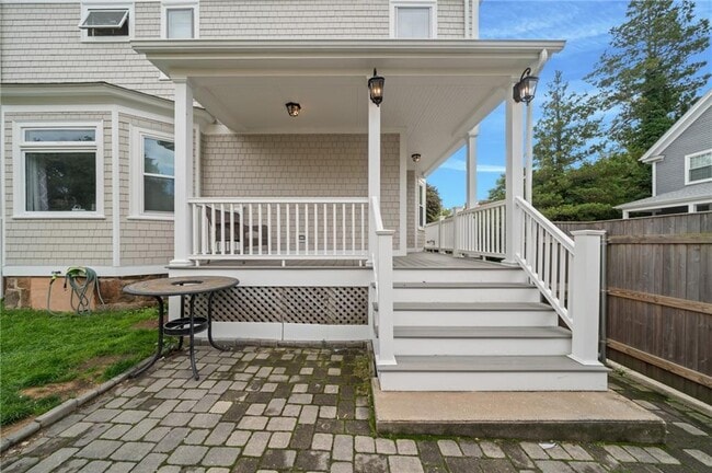 Building Photo - 28 Rhode Island Ave